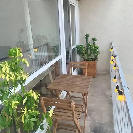 20e, 70m2 Calme Et Lumineux Avec 2 Balcons * Paris