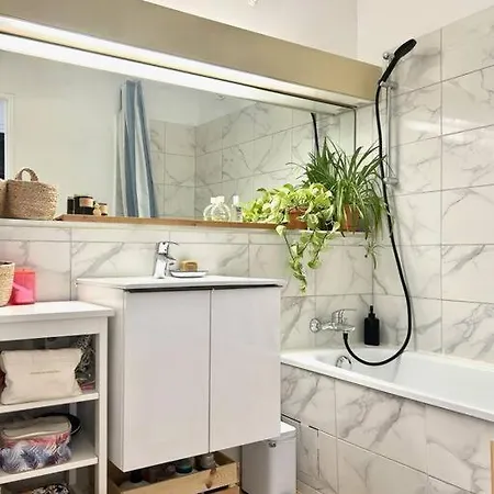 20e, 70m2 Calme Et Lumineux Avec 2 Balcons