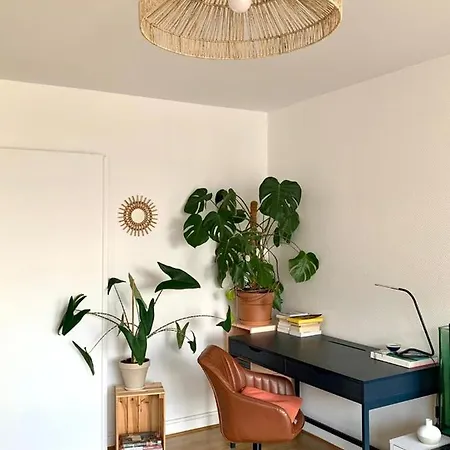 20e, 70m2 Calme Et Lumineux Avec 2 Balcons * Paris