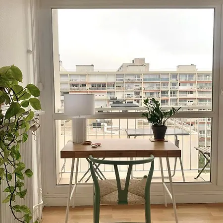 20e, 70m2 Calme Et Lumineux Avec 2 Balcons Paris